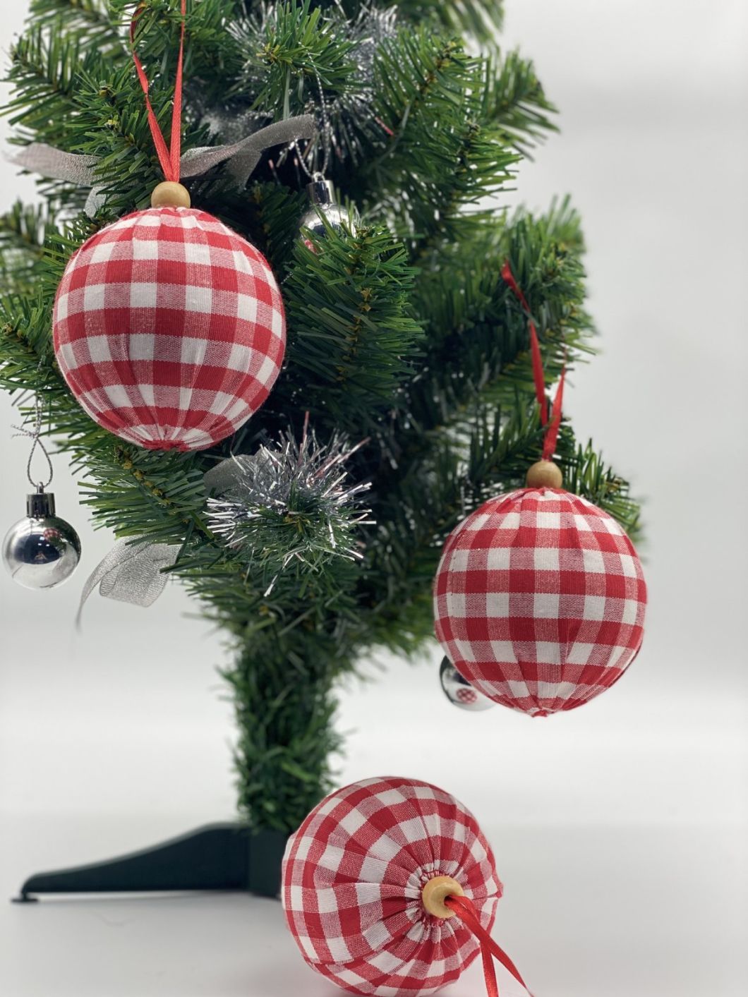 Traditional Rond Cloth Christmas Ball Custom Christmas Decoration as Christmas Ornament