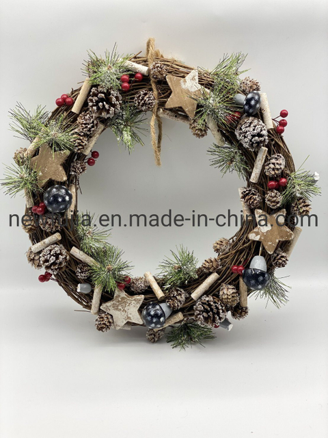 Custom Handmade 2022 New Christmas Decoration White Green Red Pompom Ball Christmas Wreaths