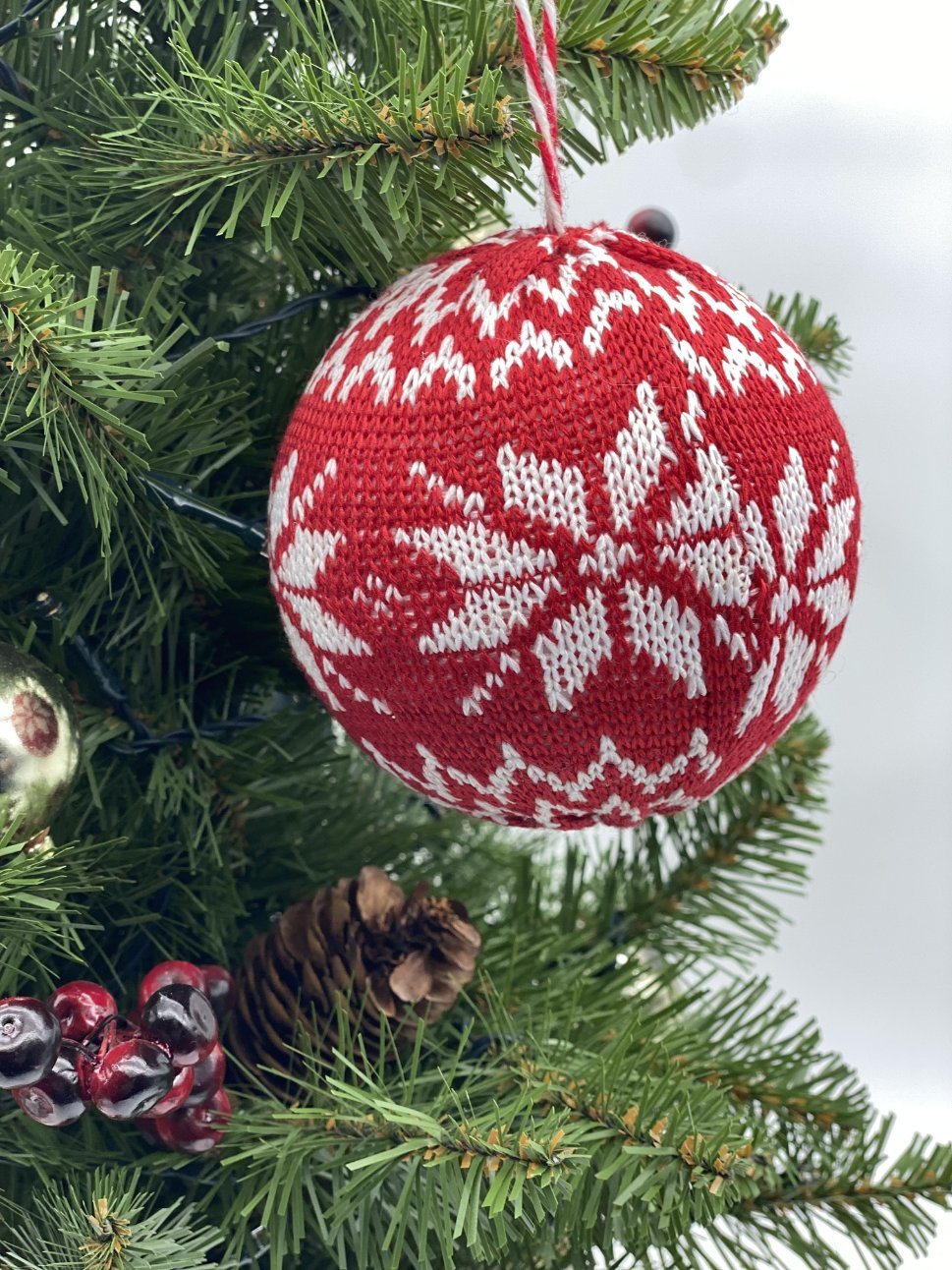 Custom Black and White Cloth Christmas Ornament Xmas Ball for Home and Room Decoration