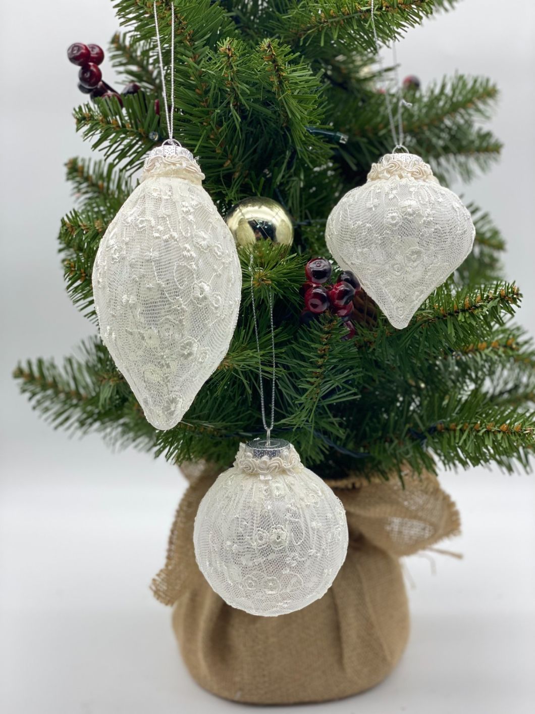 Handmade Custom Xmas Ornament White Cloth Christmas Ball for Home and Room Decoration